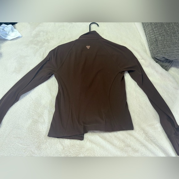 ARITZIA TNA ACTION ZIP UP SIZE SMALL - Picture 4 of 4